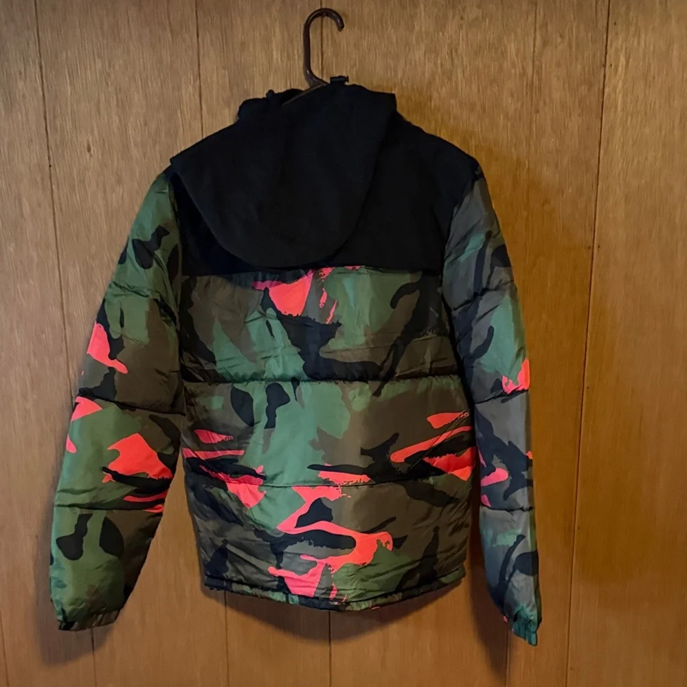 Staple Pigeon Camouflage Puffer Jacket with Neon Pink Accents - Picture 3 of 3